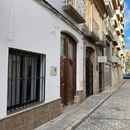 Maison Traditionnelle- 190 M Carre- Jusqu A 8 Pers- Place Ideale Centre Oliva