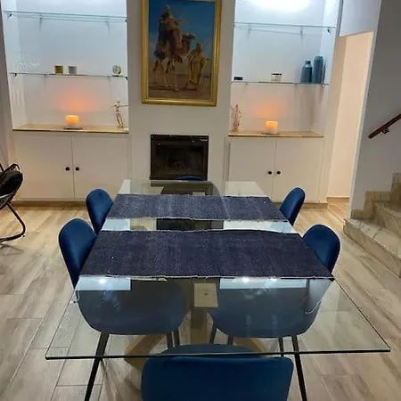 Maison Traditionnelle- 190 M Carre- Jusqu A 8 Pers- Place Ideale Centre * Oliva