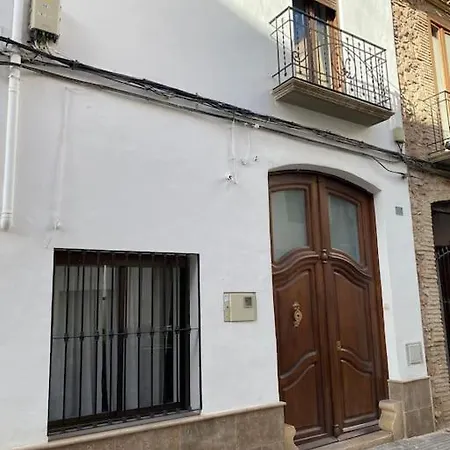 Maison Traditionnelle- 190 M Carre- Jusqu A 8 Pers- Place Ideale Centre Oliva