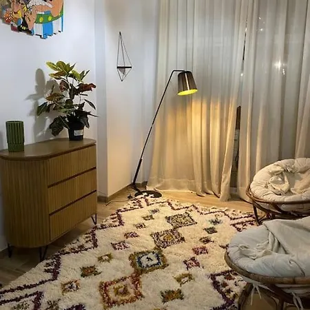 Maison Traditionnelle- 190 M Carre- Jusqu A 8 Pers- Place Ideale Centre Apartamento